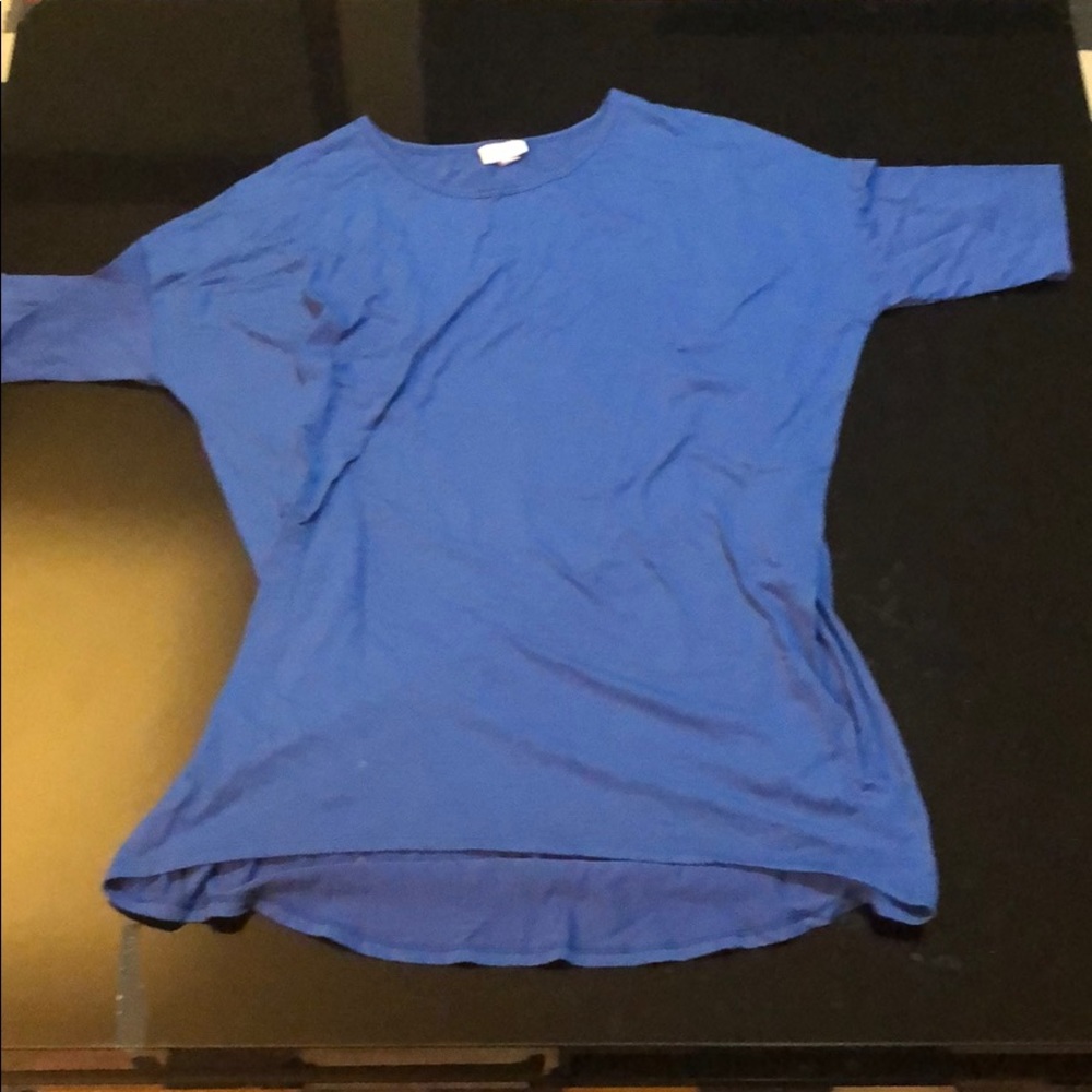 💋SOLD💋 Lularoe blue shirt fits like medium/large